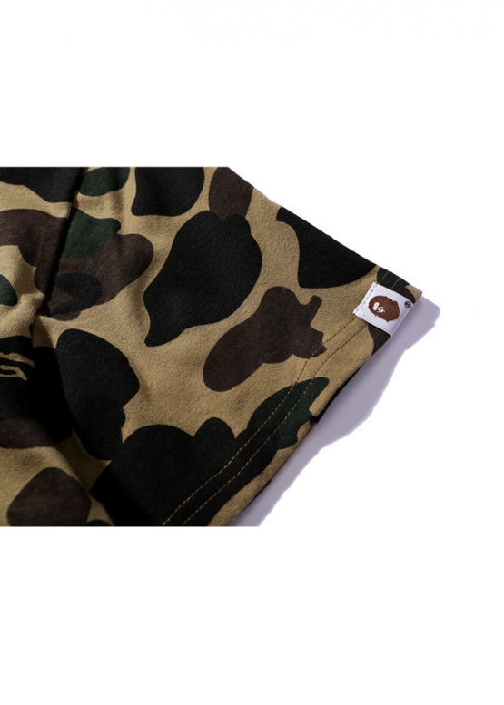 Чорно-зелена футболка Bape Aape by A BATHING APE Shark Color Green Black Half Camo T-shirt Unisex