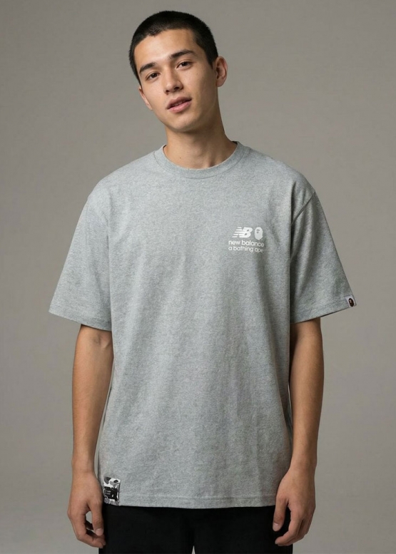 Серая футболка Bape Aape by A BATHING APE x New Balance Ape Head Relaxed Fit Color Grey T-Shirt Mens