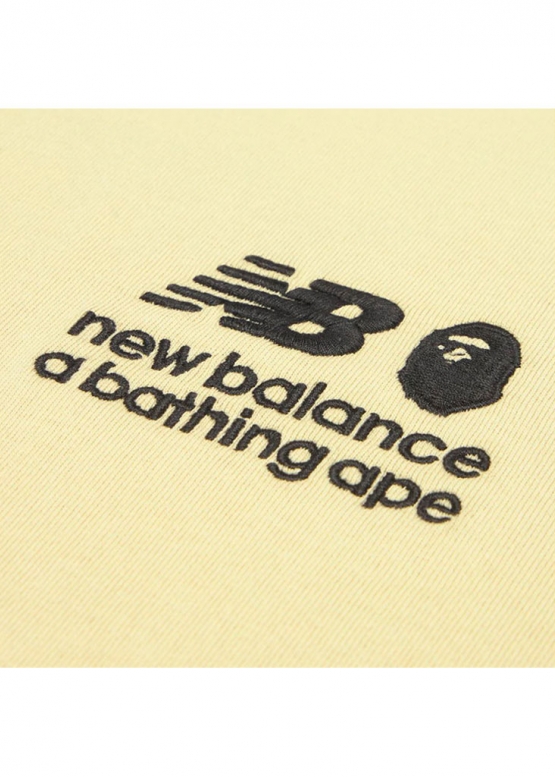 Песочная футболка Bape Aape by A BATHING APE x New Balance Ape Head Relaxed Fit Color Olive T-shirt Mens